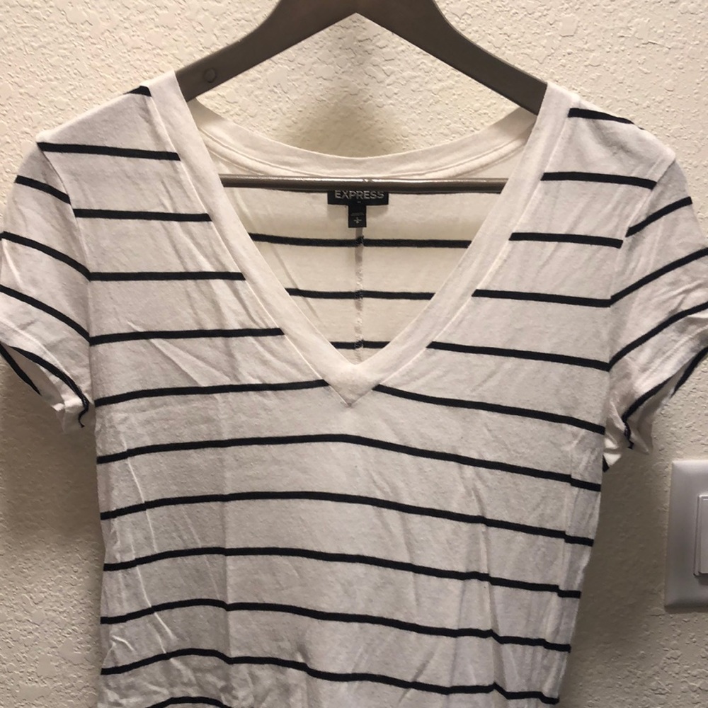 Express Basic Tee